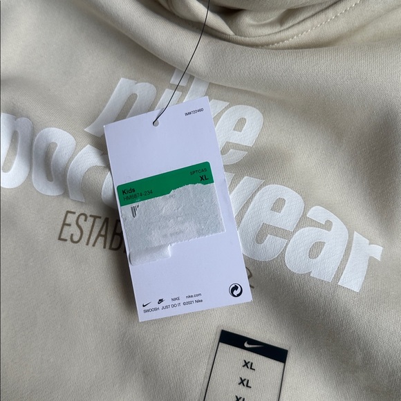 New Nike Cream Hoodie for boys size xl - Picture 4 of 6
